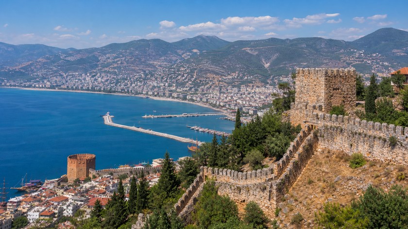 Alanya Kalesi surları ve deniz manzarası