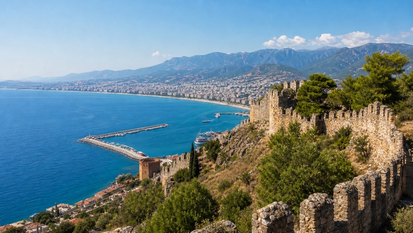 Alanya Kalesi ve kıyı manzarası