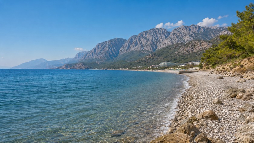 Beldibi sahil ve dağ manzarası