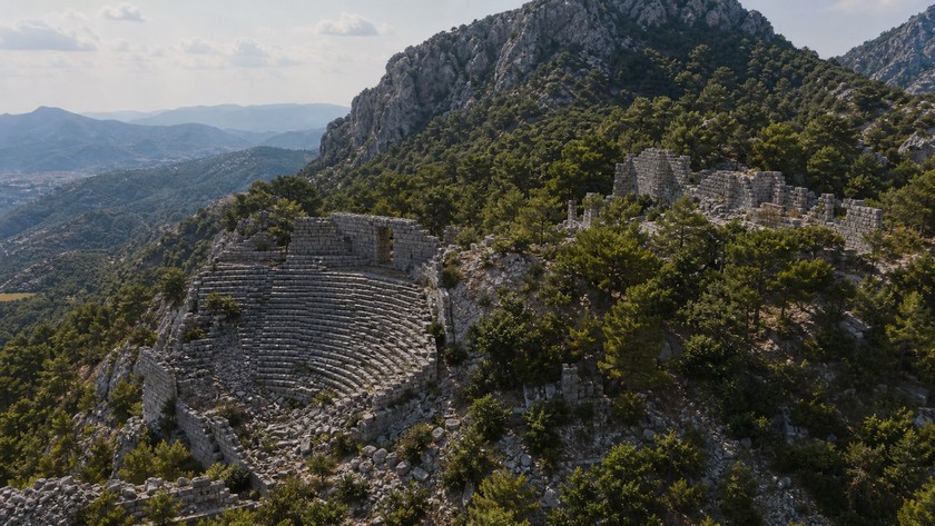 Döşemealtı Gezilecek Yerler: Termessos, Karain ve Doğa Rotası