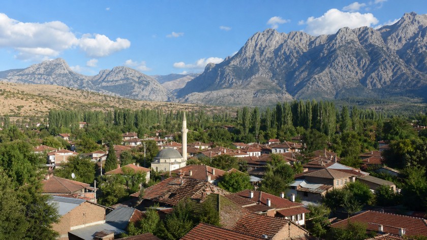 Elmalı Gezilecek Yerler: Tarihi Merkez, Yaylalar ve Doğa Rotası