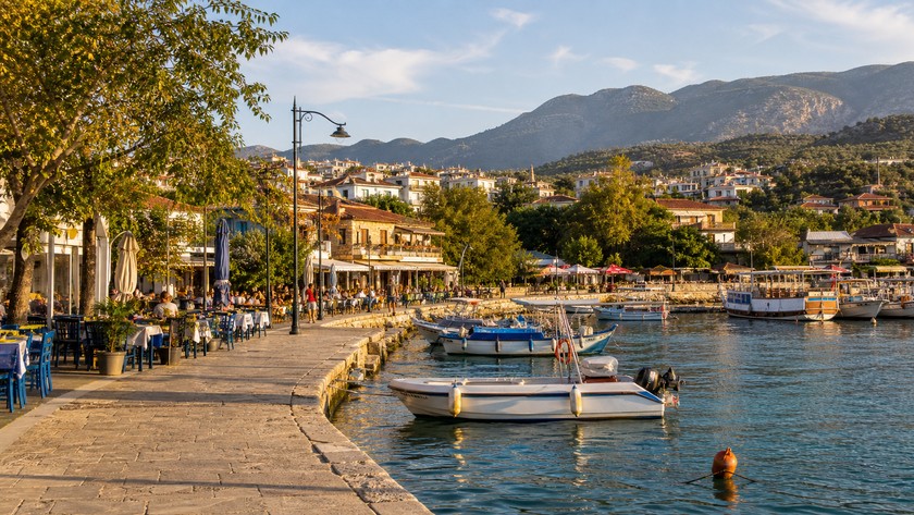 Kaş merkez sahil ve meydan atmosferi