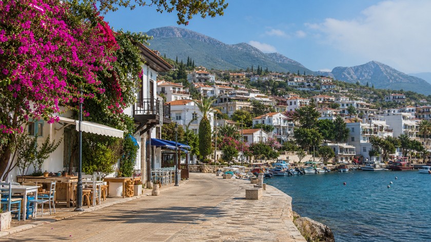 Kaş merkez sahil ve meydan atmosferi