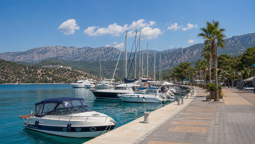 Kemer Marina ve tekneler