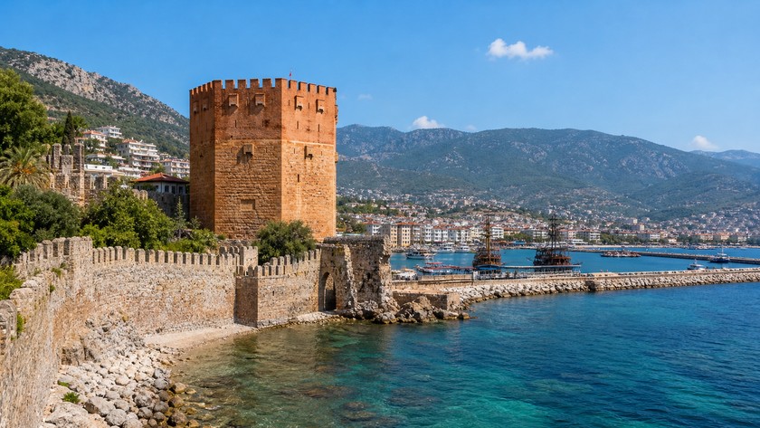 Alanya Kızılkule ve liman çevresi