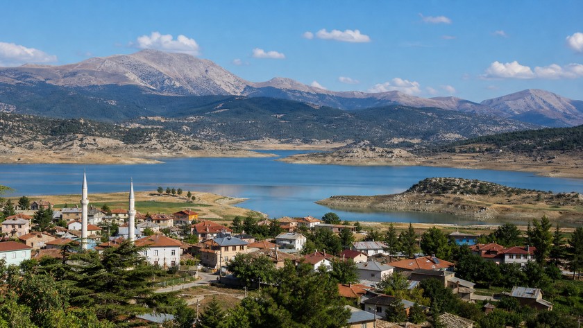 Korkuteli Gezilecek Yerler: Yaylalar, Tarihi Yapılar ve Sakin Rotalar