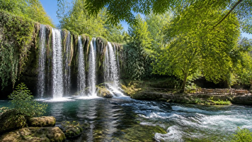 Manavgat Şelalesi geniş su akışı