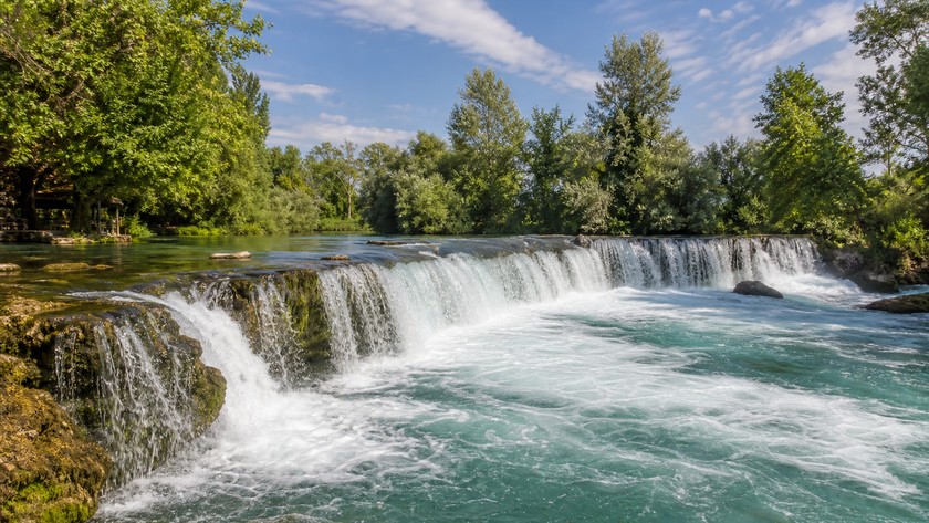 Manavgat Şelalesi geniş su akışı