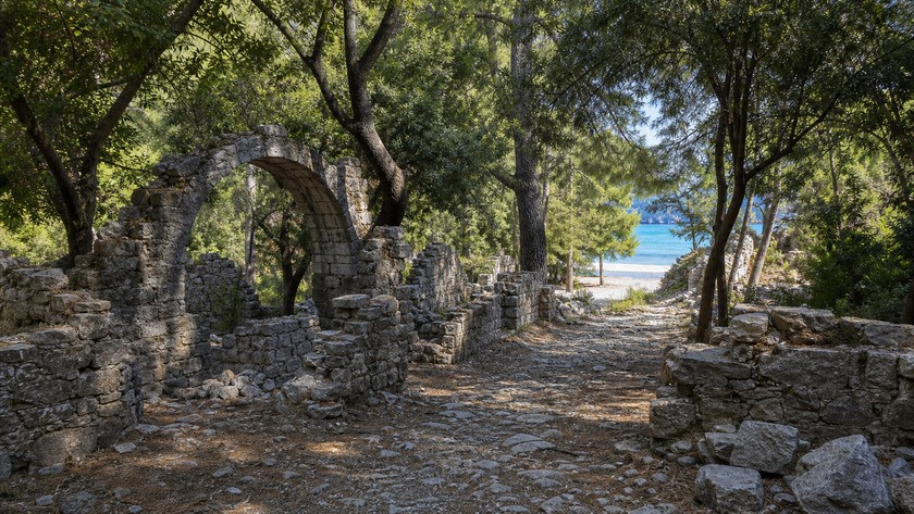 Olympos antik kent ve sahil yolu