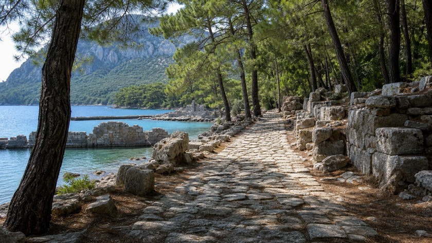 Phaselis Antik Kenti taş yolu