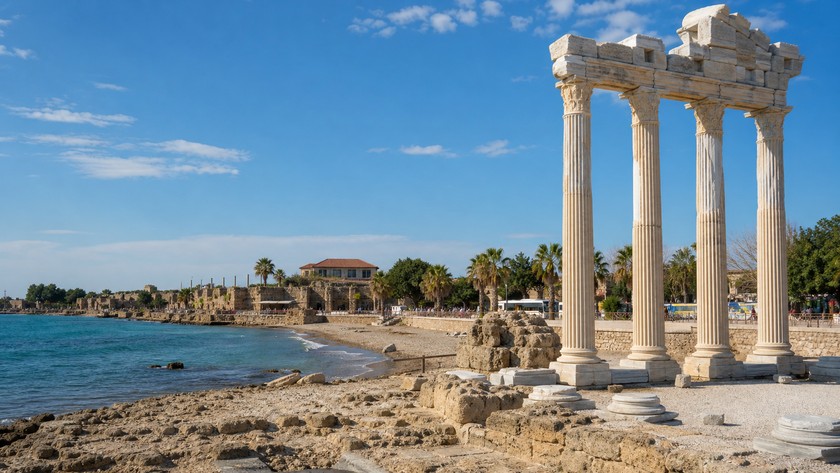 Side Gezilecek Yerler: Antik Kent, Plajlar ve Manavgat Rotası