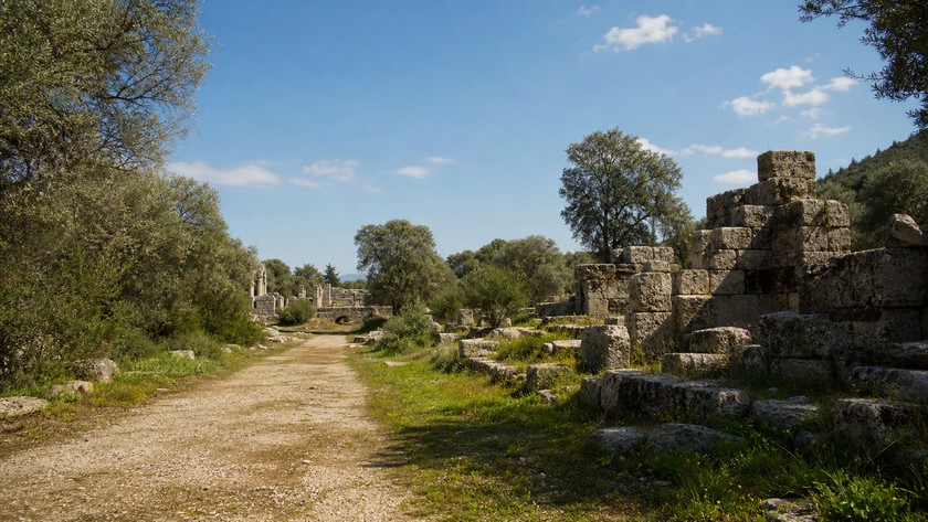 Aspendos çevresinde Serik tarihi rota ve açık alan manzarası