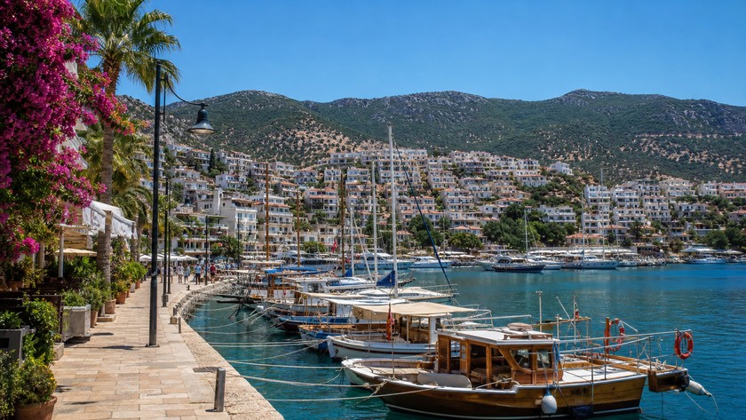 Kalkan Gezilecek Yerler: Marina, Eski Kent ve Koylar Rotası