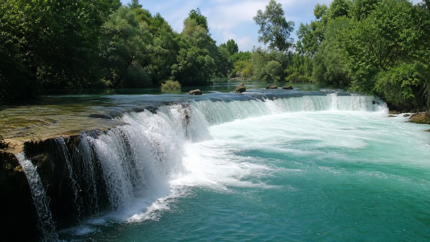 Manavgat Şelalesi Rehberi: Nerede, Nasıl Gidilir ve Ziyaret Notları