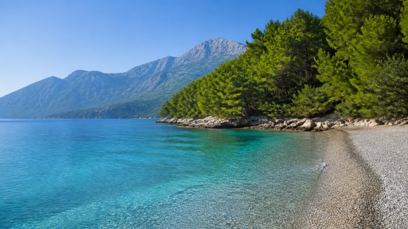 Alacasu Koyu Rehberi: Kemer'de Deniz, Doğa ve Ziyaret Notları
