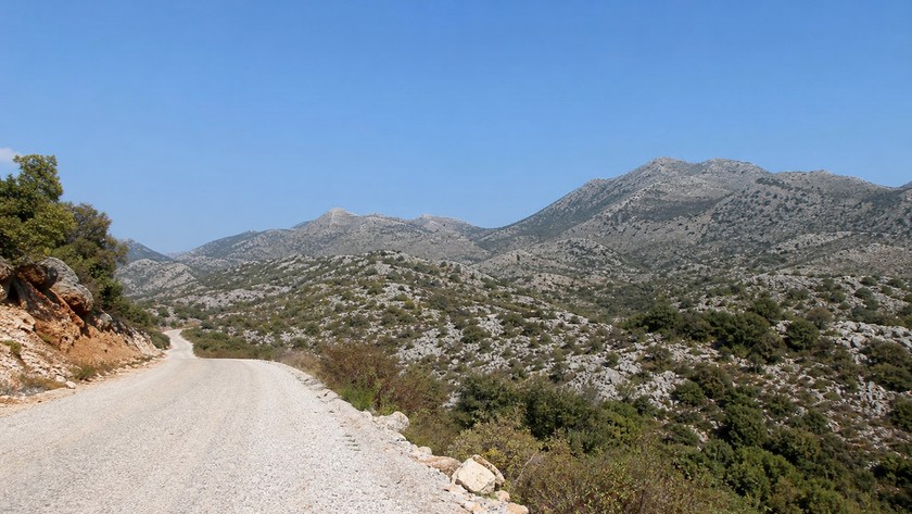 Demre'den Kyaenai tepesine uzanan kırsal rota
