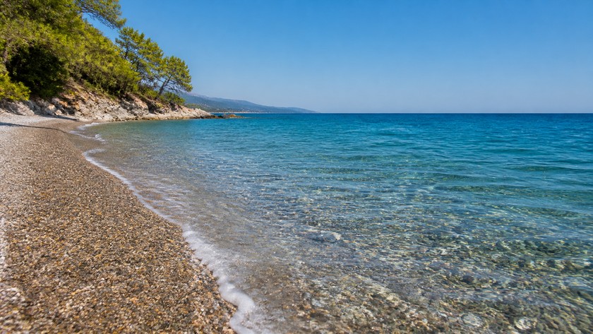 Göynük Plajı'nda deniz ve kıyı geçişi