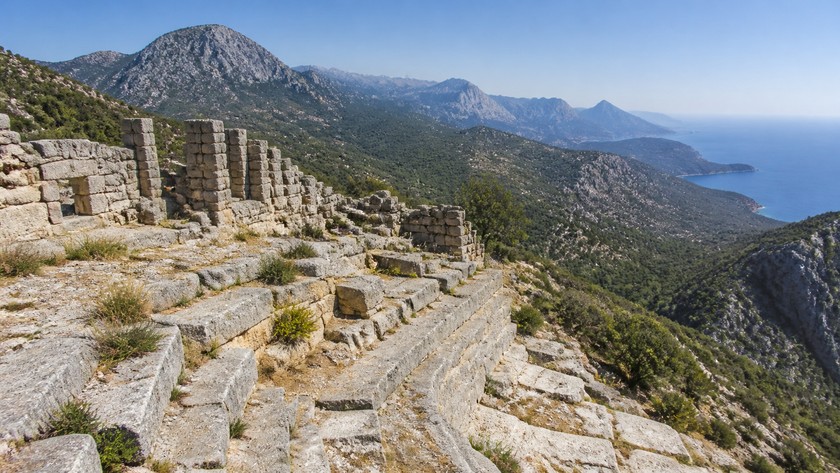 Mnara Antik Kenti Rehberi: Kemer'de Yüksek Dağ Yerleşimi ve Likya İzleri