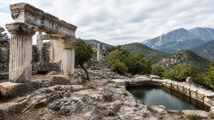 Mnara Antik Kenti Rehberi: Kemer'de Yüksek Dağ Yerleşimi ve Likya İzleri