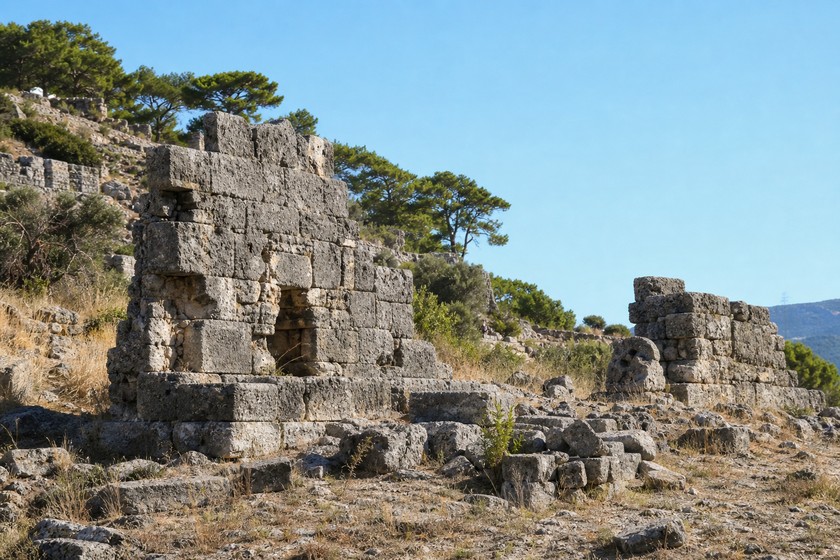 Selinus yamaçlarındaki antik yapı izleri