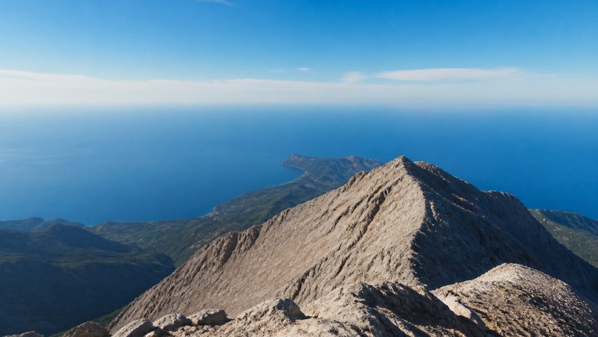 Tahtalı Dağı Rehberi: Kemer'de Zirve, Teleferik ve Dağ Manzarası