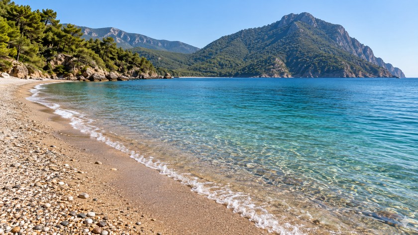 Adrasan Koyu kıyı ve berrak deniz
