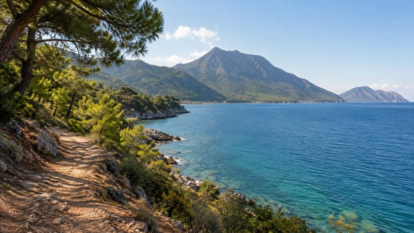 Beldibi Gezilecek Yerler: Kemer'de Kıyı, Mağara ve Doğa Rotası
