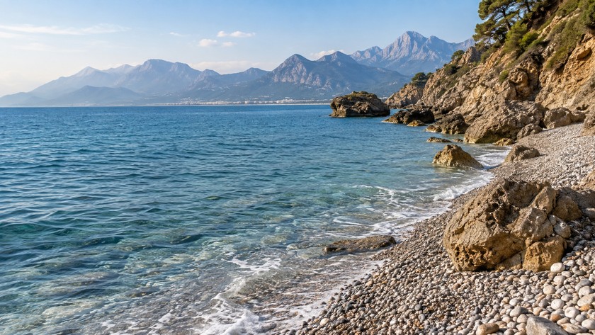 Büyük Çaltıcak taşlı kıyı ve deniz